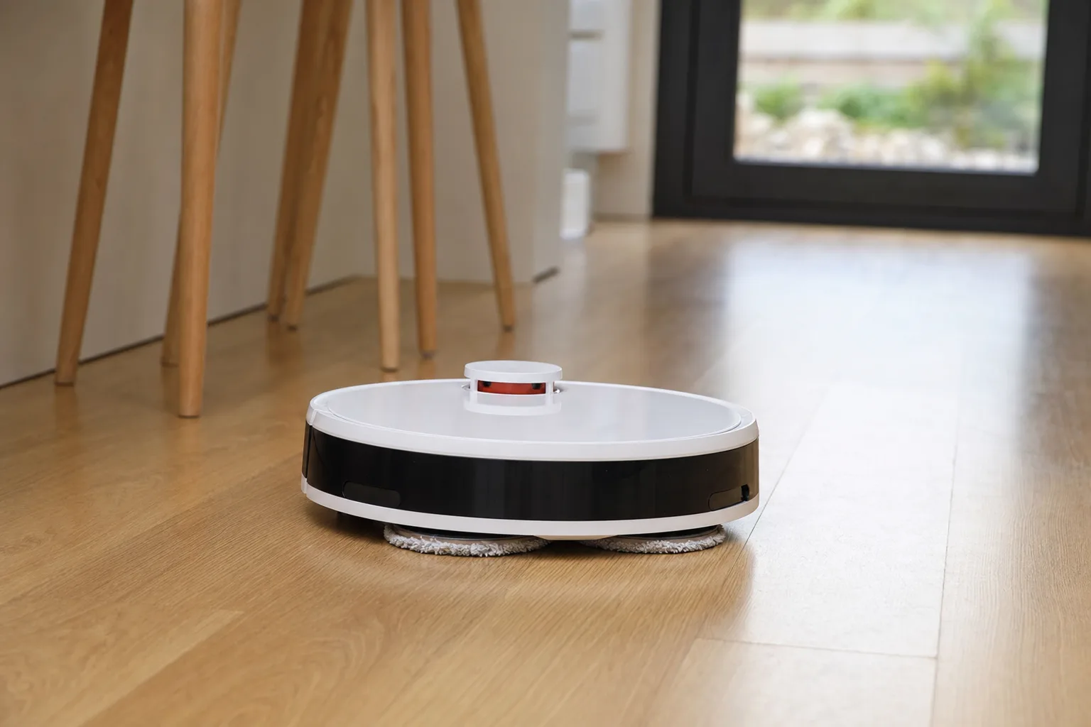 Aspirateur robot laveur : quelle puissance pour un nettoyage efficace ? — Éviter les Surcoûts : Lien entre Puissance et Consommation Énergétique
